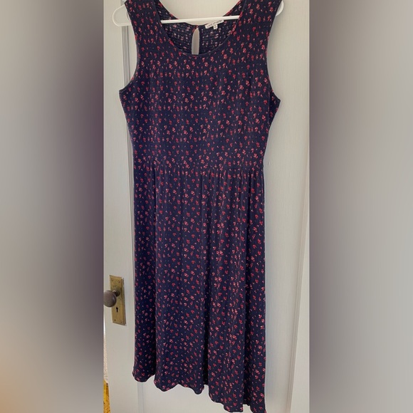 Comfortable, Light, Navy Blue & Red Floral Dress - Picture 7 of 9